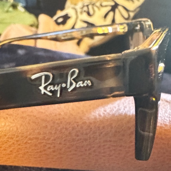 Rayban | Unisex Polarized Wayfarer Sunglasses NWT!! - Picture 10 of 16